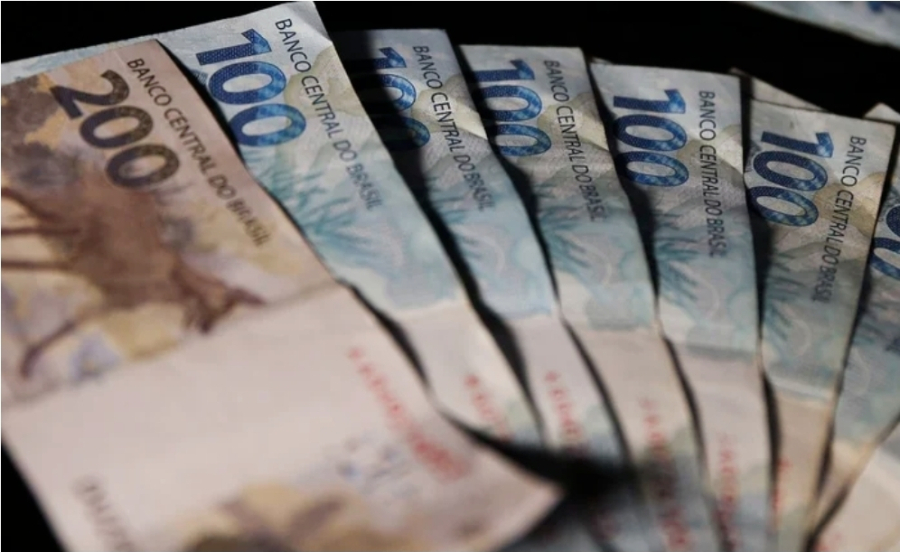 Decreto regulamenta antecipação salarial para servidores em Alagoas Medida foi formalizada em edição suplementar do Diário Oficial do Estado