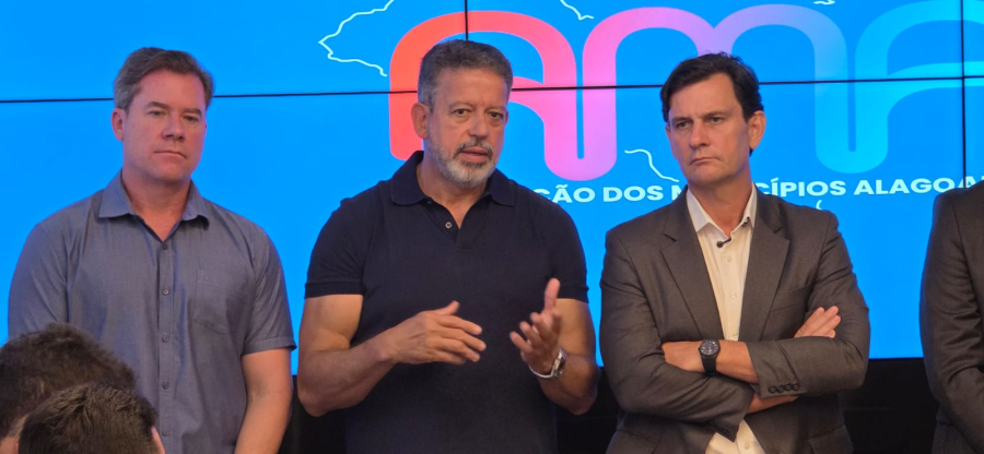 “Meu mandato sempre estará à disposição dos municípios”, diz Arthur Lira em reunião da AMA